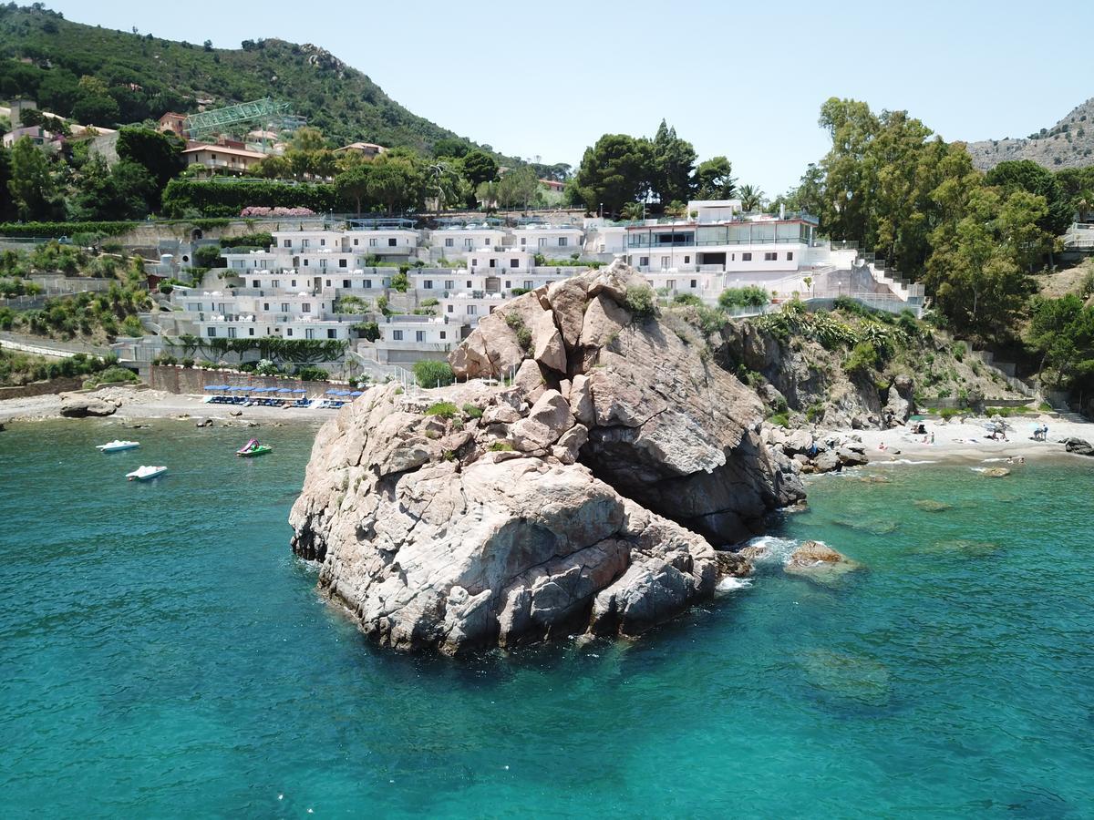 Blue Bay Apartahotel